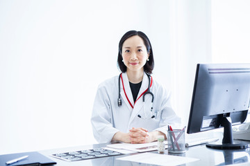 女性医師のポートレート