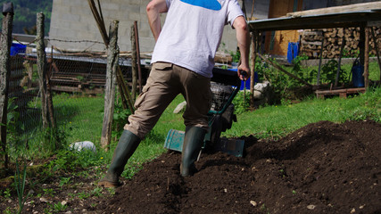 travail de la terre - motoculteur
