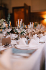 Festlich gedeckter Tisch 