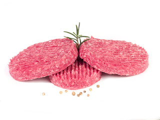 trois steaks hachés isolés sur fond blanc