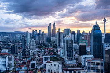 Fotobehang skyline van de stad in Kuala Lumpur © THINK b