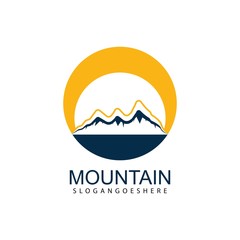 Obraz premium Mountain logo design icon template. Nature mountain expedition vector illustration