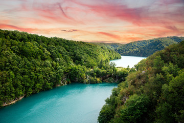 Obrazy na Szkle  Jeziora Plitwickie, Chorwacja. Piękne miejsce co roku odwiedzane przez tysiące turystów.
