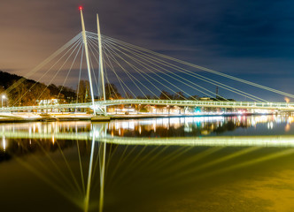 Most dla pieszych na rzece Drammenselva w Drammen