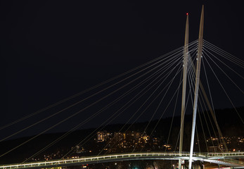 Fototapeta na wymiar Most dla pieszych na rzece Drammenselva w Drammen