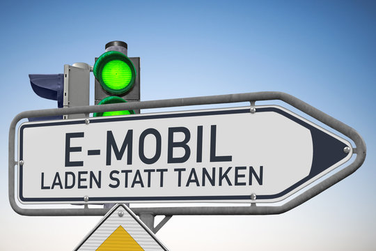 Signal auf Grün für E-Mobil, Laden statt Tanken!