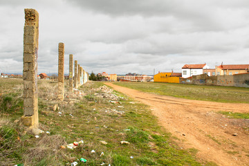 Ruinas, graffitis y otros