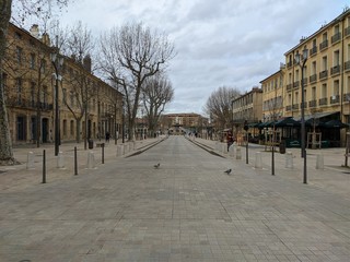 Cours mirabeau à Aix en Provence à côté de la fontainde de la rotonde