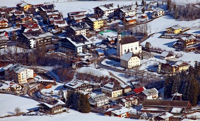 Fototapeta na wymiar Der Blick auf Flachau im Winter im Pongau