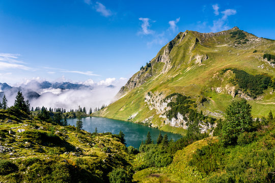Germany, Bavaria, Allgaeu Alps, Oberstdorf, Seealpsee in mountain landscape