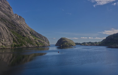 Fototapeta na wymiar Kleines Dorf in Norwegen 