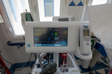 Medical machine with pulsometer