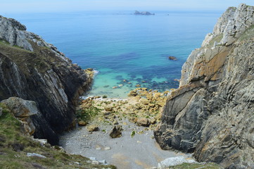 petite crique sur crozon finistère bretagne