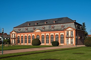 Fototapeta na wymiar Die Orangerie in Darmstadt in Hessen, Deutschland 