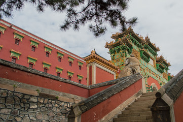 Fototapeta premium The Putuo Zongcheng Buddhist Temple, one of the Eight Outer Temples of Chengde, built between 1767 and 1771 and modeled after the Potala Palace of Tibet