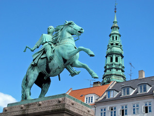 Fototapeta na wymiar Statue of Bishop Absalom, founder of Copenhagen, Denmark, at Højbro Plads.
