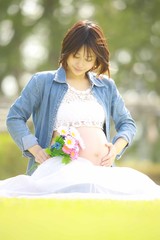 若い妊婦