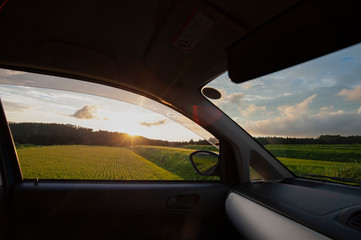 車窓からの夕日