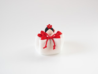 雛人形を白背景