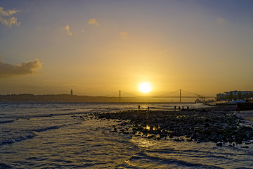 Naklejka premium sunset on the bridge