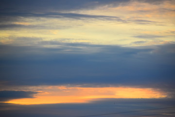 冬の朝の空