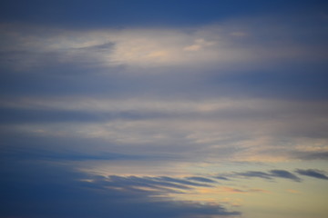 朝の空