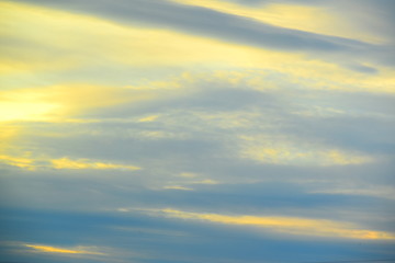 朝の空