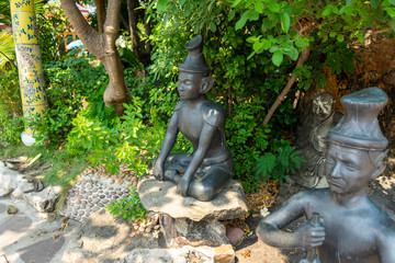タイ　寺院にある石像