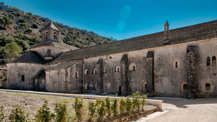 Fototapeta na wymiar Abbaye de Sénanque à Gordes, France