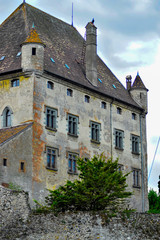 Fototapeta na wymiar YVOIRE, FRANCE Vue sur le château d'Yvoire dans le village médiéval d'Yvoire sur les rives du lac Léman en Haute-Savoie, France.