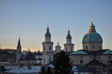 Fototapeta na wymiar The Salzburg Cathedral (Salzburger Dom) on a sunny day at dawn