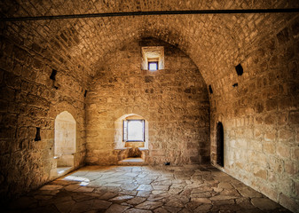 Kolossi Castle was built by the Crusaders in the early 13th century and belonged to the Order of Hospitallers. Sugarcane and grapes were bred on the knights' lands, hence the famous Commandaria wine. 