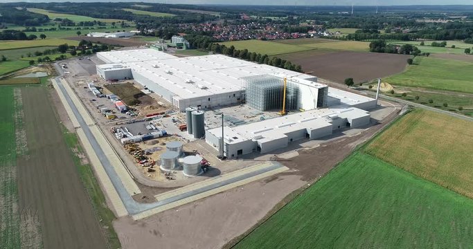 Baubranche - Bau eines großen Gewerbekomplexes, Luftaufnahme