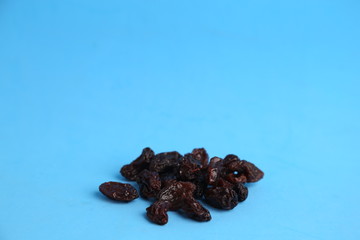 food, black raisins from Spain