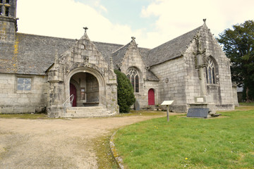 Fototapeta na wymiar Enclos paroissial de Saint Edern dans la commune de Lannedern en Bretagne dans le Finistère