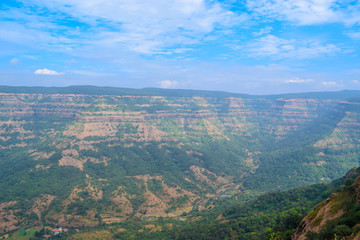 Fototapeta na wymiar Beautiful Mountain view in mahabaleshwar