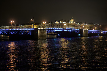 Fototapeta na wymiar Palace Bridge at night.