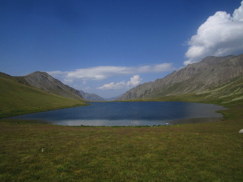 Trek to the Black Rock Lake © nika