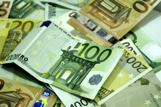 Cash Money. Bank notes of one hundred euros