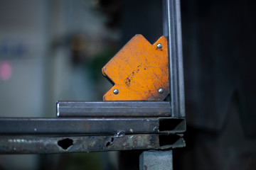 Magnetic squares and holders for welding and installation work. Quality fixtures for welding. With...