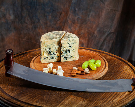 Gorgonzola piccante Italian blue cheese, made from unskimmed cow's milk