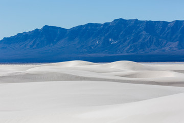 Landscape view of White Sands National Park in New Mexico during the day.