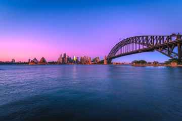 Obraz premium Sydney harbour bridge with city skyline, New south wales, Australia