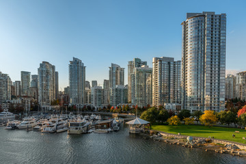 Fototapeta na wymiar Vancouver's Yaletown marina