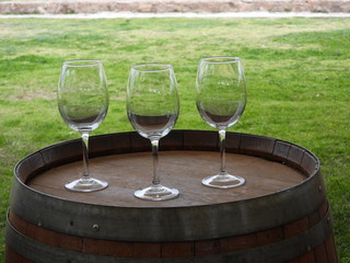 wine, drink, alcohol, barrel, white, lens, glass, drink, isolated, crystal, champagne, celebrations, diaphanous, table, restaurant, bar, clear, party, liquid, object, neat, red, barrel