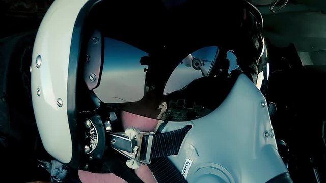 Refueling in the pilot's helmet