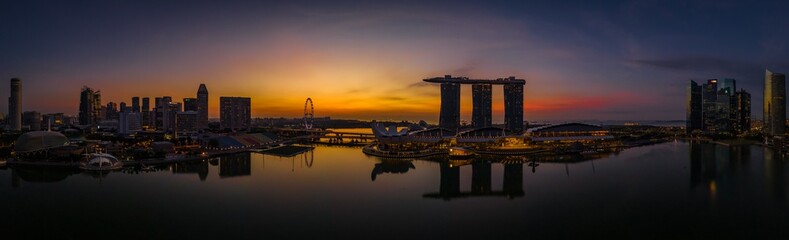 Fototapeta na wymiar Skyline and iconic building of Lion city Singapore in daylight
