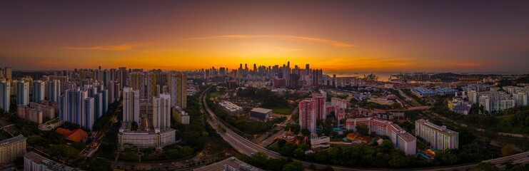 Obraz premium Apr 07/2019 Singapore central business district sunrise look from HDB Jalan Bukit Merah