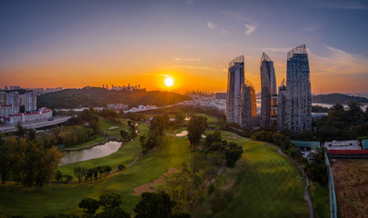 Fototapeta na wymiar Mar 17/2019 Sunrise at Keppel club overlooking to eat of Singapore
