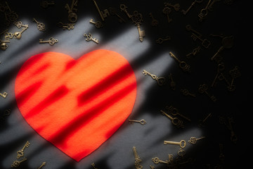 運命の人　ハートマークとたくさんのカギ